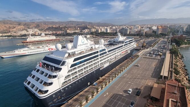 El  crucero Azamara Quest en el Puerto de Almería