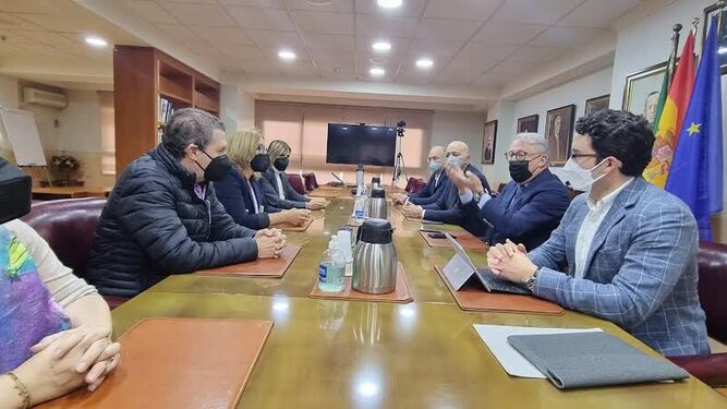 “La apuesta del Puerto de Almería por el Puerto Seco redefinirá la economía provincial”