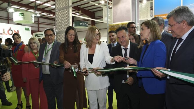 Inauguración de Expolevante 2022 por parte de autoridades y organizadores