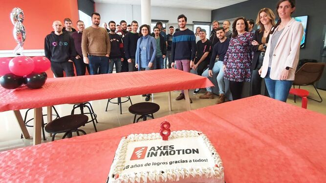 El equipo de Axes in motion, el pasado marzo, celebrando el octavo aniversario del estudio.