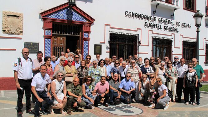 Veteranos de las Fuerzas Armadas y Guardia Civil visitan Ceuta