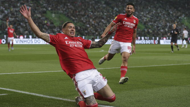 Darwin Núñez celebra un gol con el Benfica