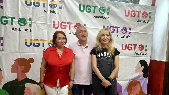 Carmen Vidal, Pepe Álvarez y Carmen Castilla en la asamblea consultiva de UGT en Almería
