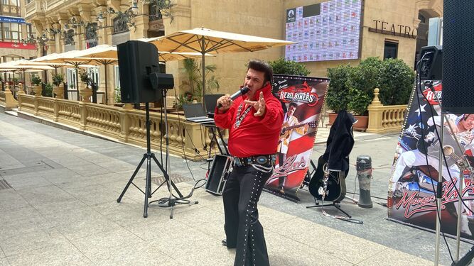 Elvis no faltó a la cita de Almería Bike Show