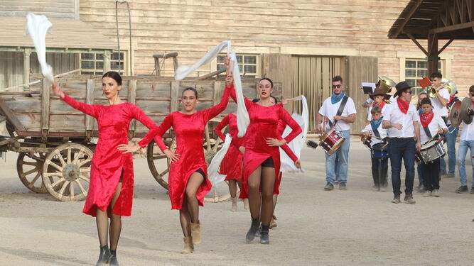 El baile no faltó en la apertura ayer del Festival Country.