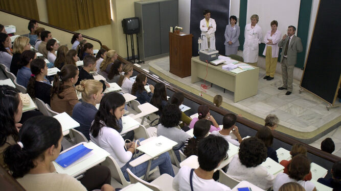 Inicio del curso lectivo en la escuela de Enfermería de Sevilla