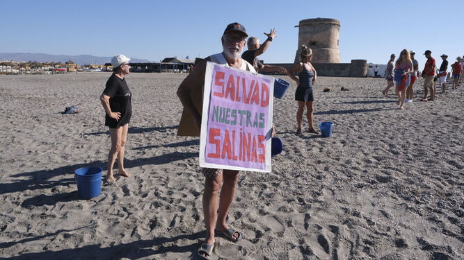 Convocan una manifestación en defensa de la conservación de la biodiversidad en Las Salinas de Cabo de Gata