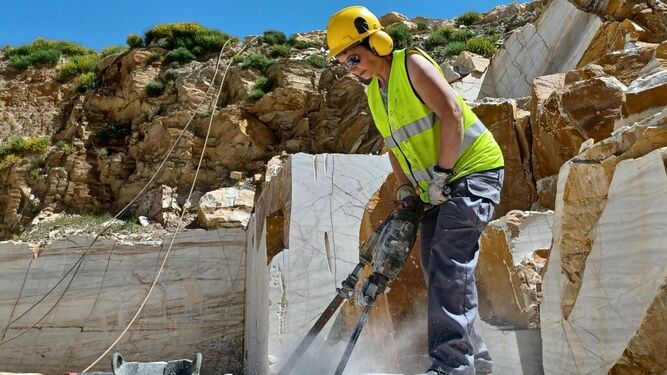 Las canteras de Macael, una de las principales actividades mineras en Almería
