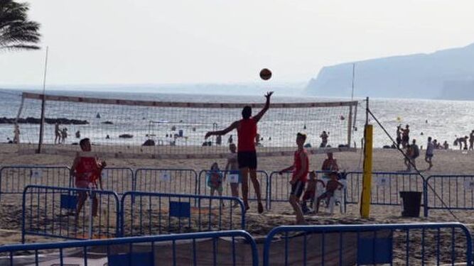 Voleibol 3x3 en la playa por la Feria de Almería