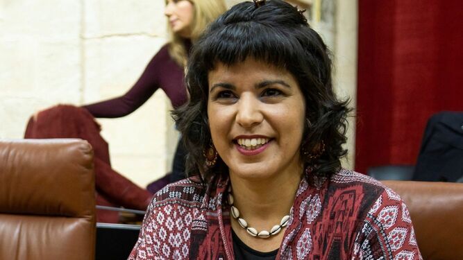 Teresa Rodríguez en su asiento en el Parlamento