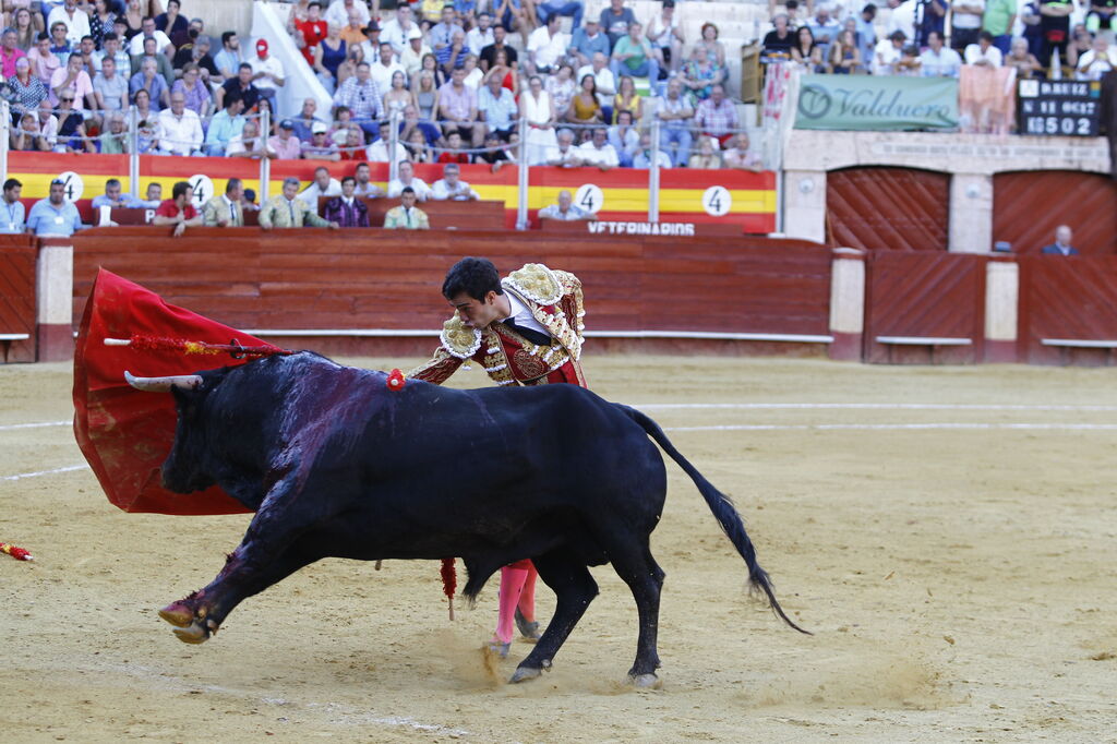 Im&aacute;genes de la corrida de toros de la Feria de Almer&iacute;a, con Morante de la Puebla, El Juli y Tom&aacute;s Rufo