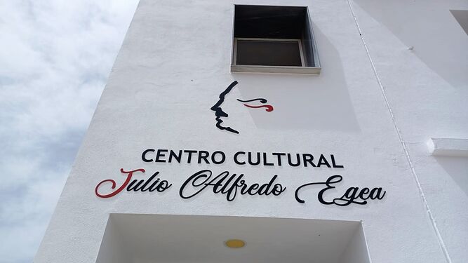 Fachada del Centro Cultural.