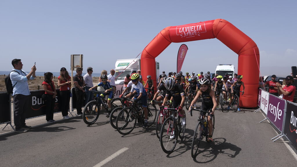 Im&aacute;genes de la etapa de la Vuelta a Espa&ntilde;a con llegada en Cabo de Gata, Almer&iacute;a