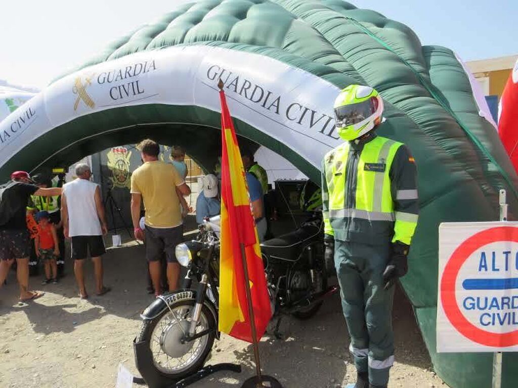 Garantes de la seguridad de los ciclistas de la Vuelta a Espa&ntilde;a
