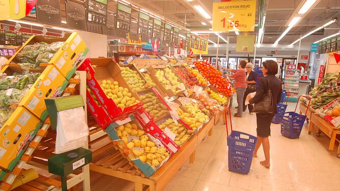 Sección de frutas de un supermercado