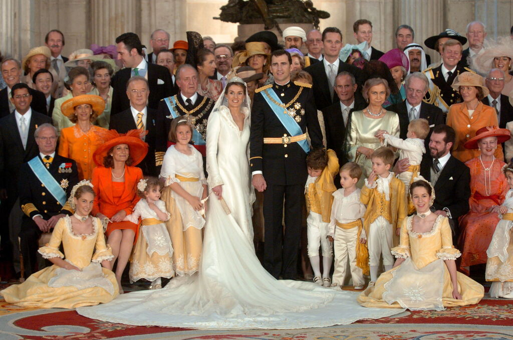 En 2004, foto de familia con la boda celebrada en mayo en la Almudena