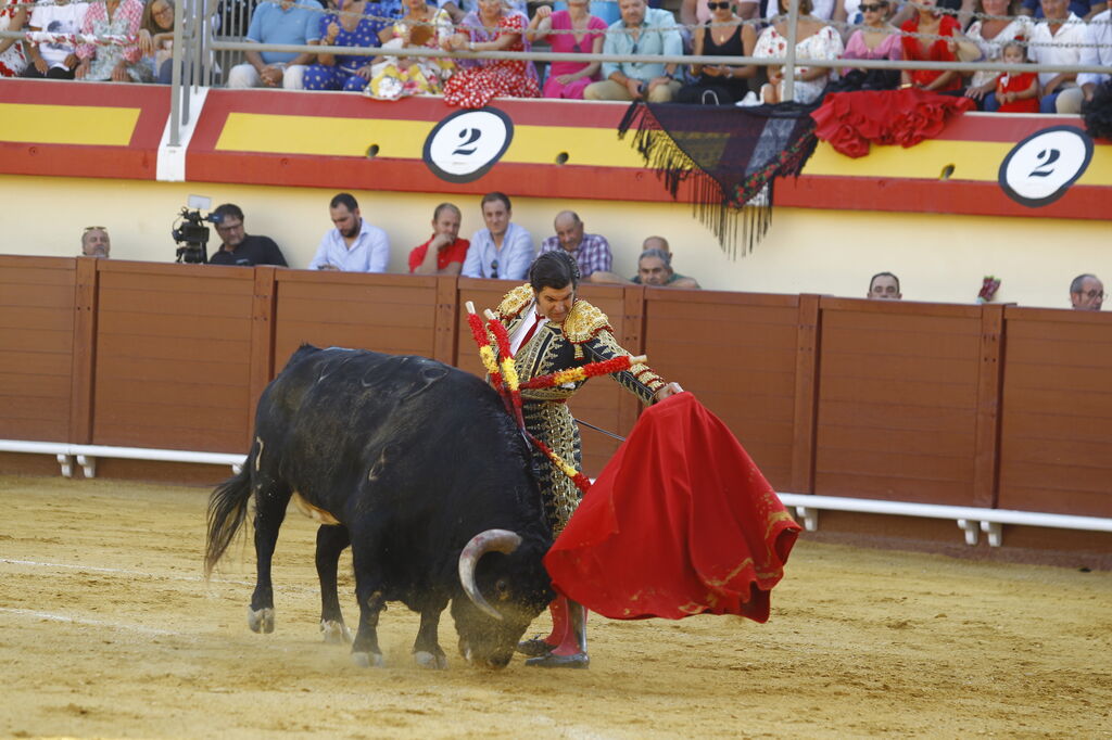 Im&aacute;genes de la corrida de toros de la Feria de Vera, con Morante de la Puebla, Emilio de Justo y Pablo Aguado