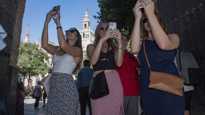 Imágenes del Día Mundial del Turismo en Sevilla
