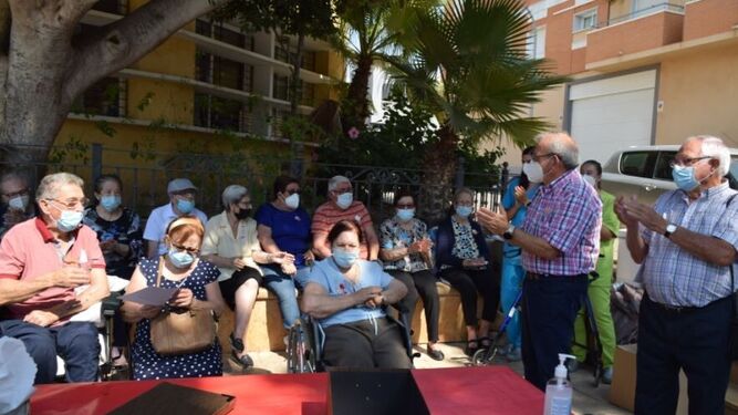 Antonio Bonilla en un acto celebrado con personas mayores hace unos meses.