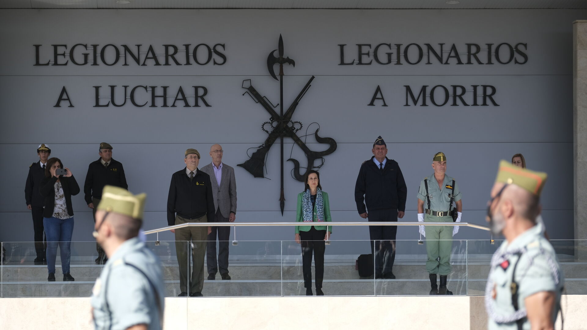 Im&aacute;genes de la visita de la Ministra de Defensa Margarita Robles a la Brigada Alfonso XIII de La Legi&oacute;n