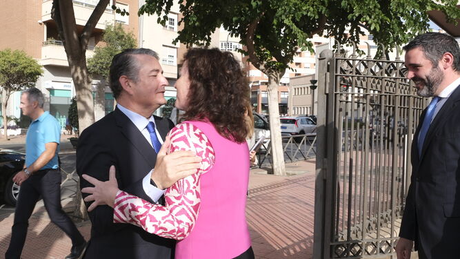 Antonio Sanz es recibido por la alcaldesa de Almería en el Preventorio