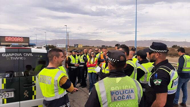 La Jefatura de Tráfico de Almería organiza un curso a policías locales sobre controles de drogas a conductores