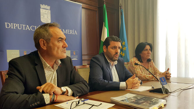 Marcelo López, Juan Manuel Ruiz y María González, hoy en la rueda de prensa.
