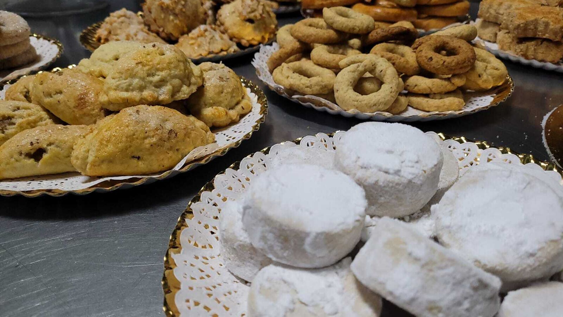 Mantecados, polvorones, roscos: los mejores dulces caseros de Almería para  Navidad