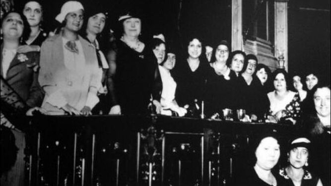 Carmen de Burgos formó parte de la Liga Internacional de Mujeres en un acto en el Ateneo de Madrid en 1931