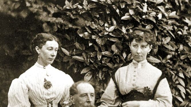 Charles Dickens con sus hijas Mamie y Katey en 1865