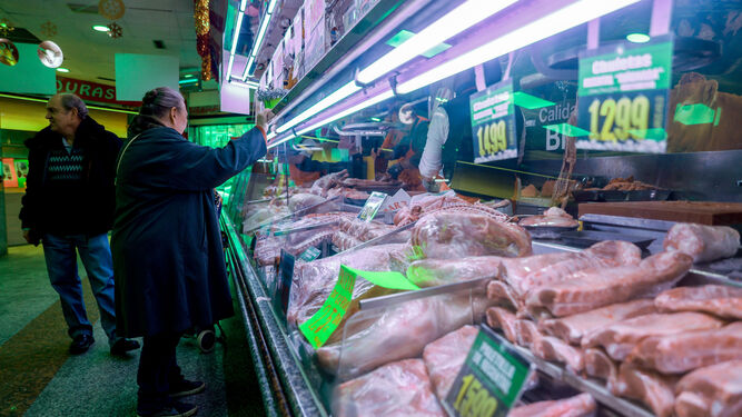 Puesto de carne en un mercado