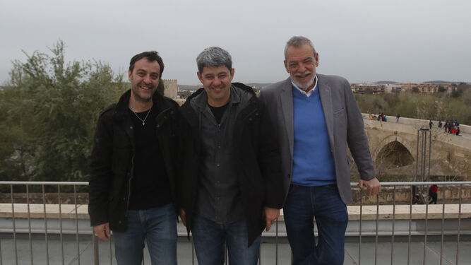 Los integrantes de Carmen Mola, fotografiados en una visita a Córdoba.