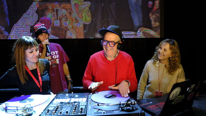 El alcalde de Vícar, Antonio Bonilla, se convierte cada año en DJ.