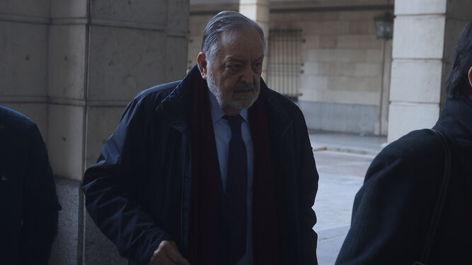 Eduardo Herrera, en la Audiencia de Sevilla para ser sometido a juicio.