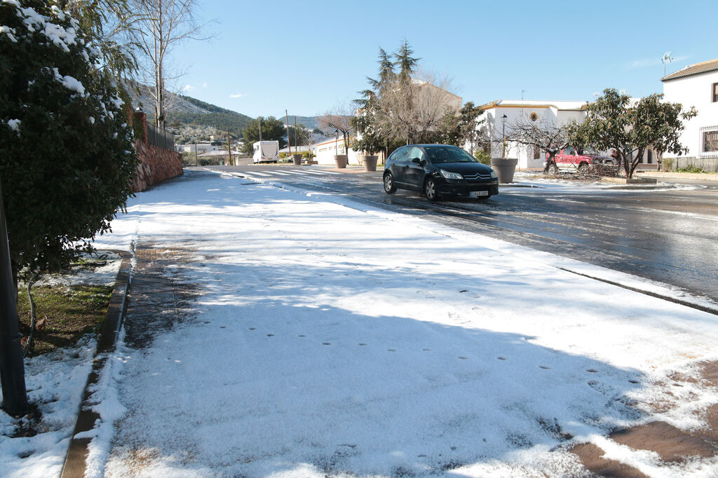 La nieve cubre de blanco la Alpujarra Almeriense