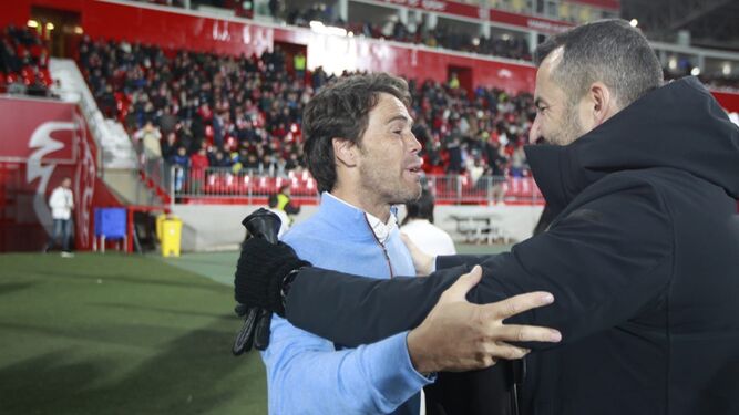 Rubi y Diego Martínez se saludan en los prolegómenos