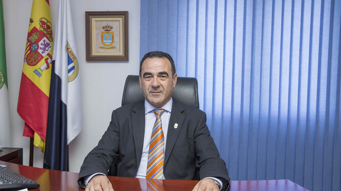 José Miguel Hernández, alcalde de La Mojonera, apoya las reivindicaciones.