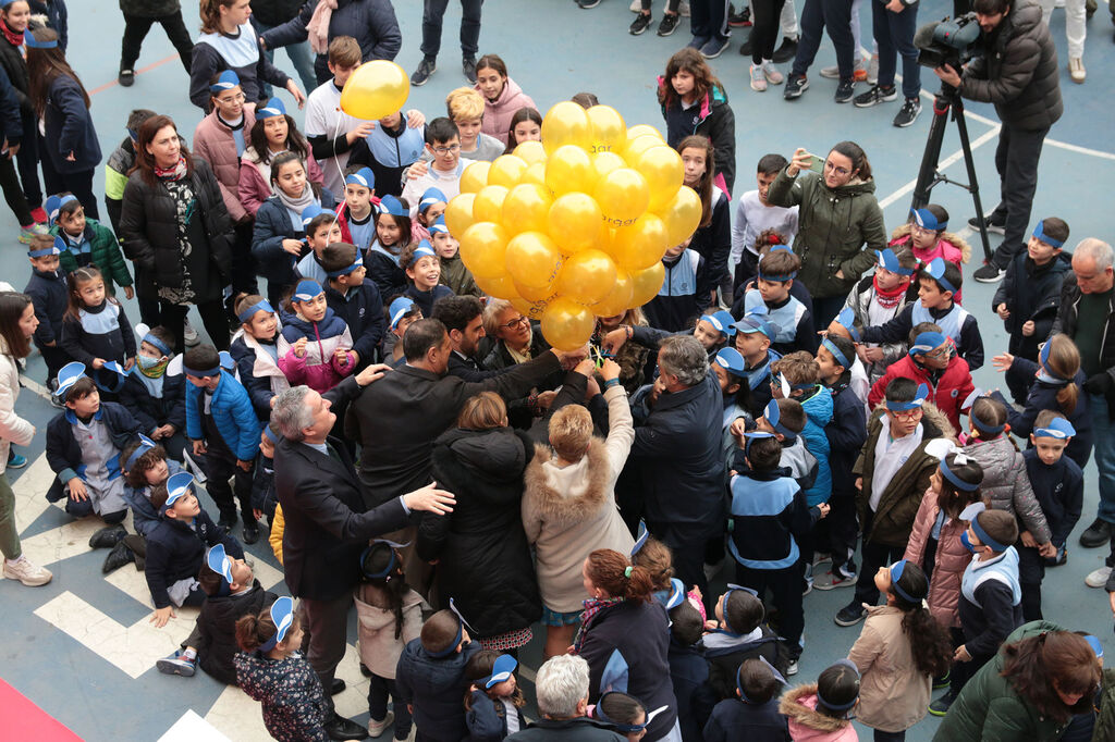 ARGAR lanza al aire globos amarillos en homenaje a los ni&ntilde;os con c&aacute;ncer