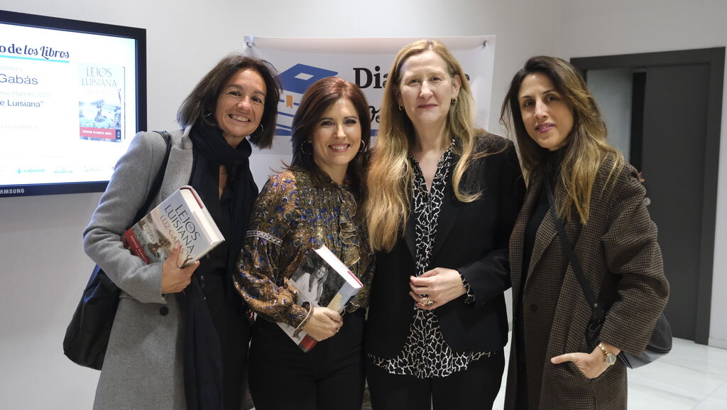 Im&aacute;genes del Diario de los Libros con la escritora ganadora del Premio Planeta 2022, Luz Gab&aacute;s