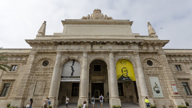 Fachada principal de la Casa de Iberoamérica, que albergará cuatro de las exposiciones.