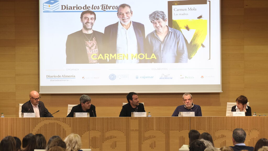 Im&aacute;genes de Diario de los Libros con Carmen Mola