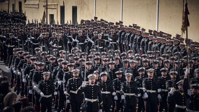 Desfile de la Infantería de Marina en el TEAR con motivo del 486 aniversario del cuerpo.