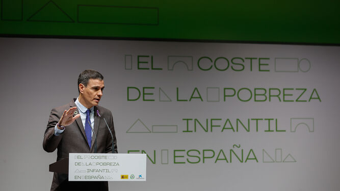 El presidente del Gobierno, Pedro Sánchez, da un discurso en la presentación del estudio sobre el coste de la pobreza infantil.