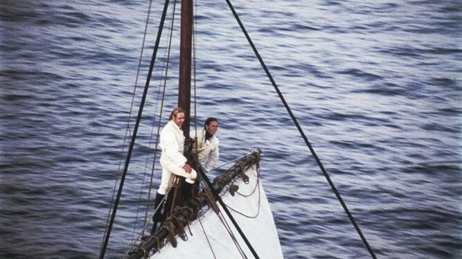 Russell Crowe, en lo alto del carajo de su barco, en 'Master and Commander'