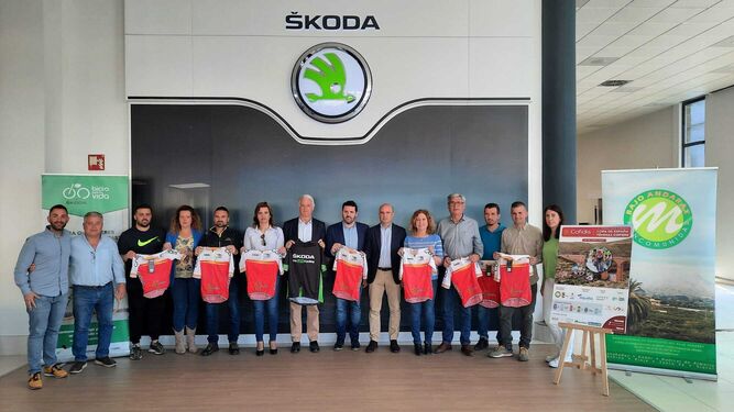El trofeo ha sido presentado en las instalaciones de Skoda Saveauto