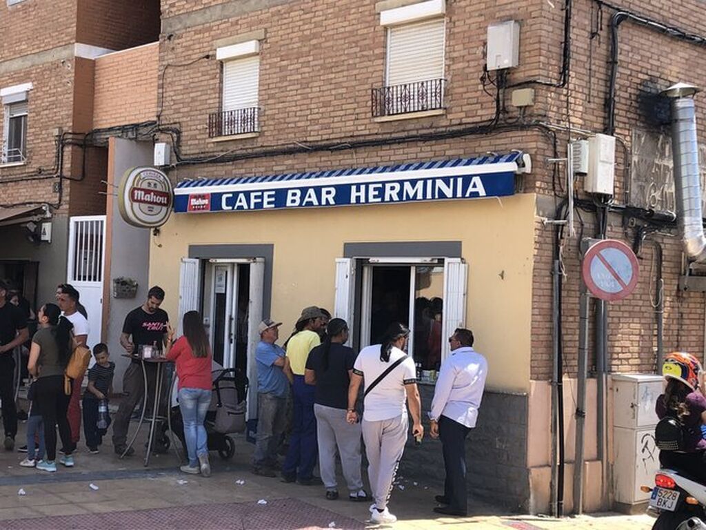 Caf&eacute; Bar Herminia (El Alqui&aacute;n)