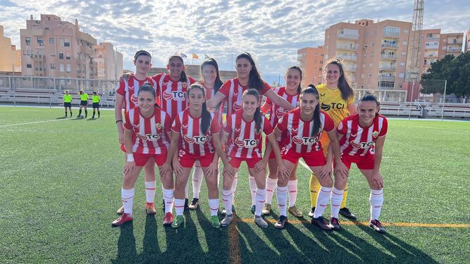 Once del Almería femenino presentado en su encuentro frente al Madrid CF B.
