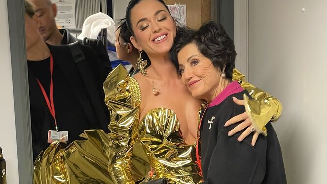 Katy Perry en bambalinas tras el concierto por Carlos III