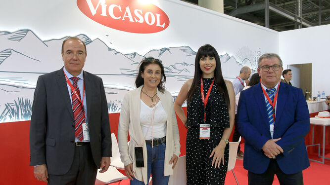 Representantes de Vicasol en Infoagro. A la derecha, Juan Antonio González, presidente de la cooperativa.