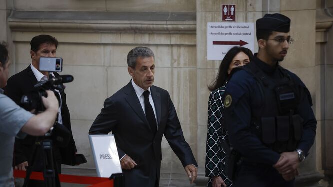 El ex presidente francés Nicolas Sarkozy, a su llegada al juzgado de París.